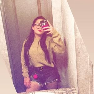 Meet your Posher, Daniela